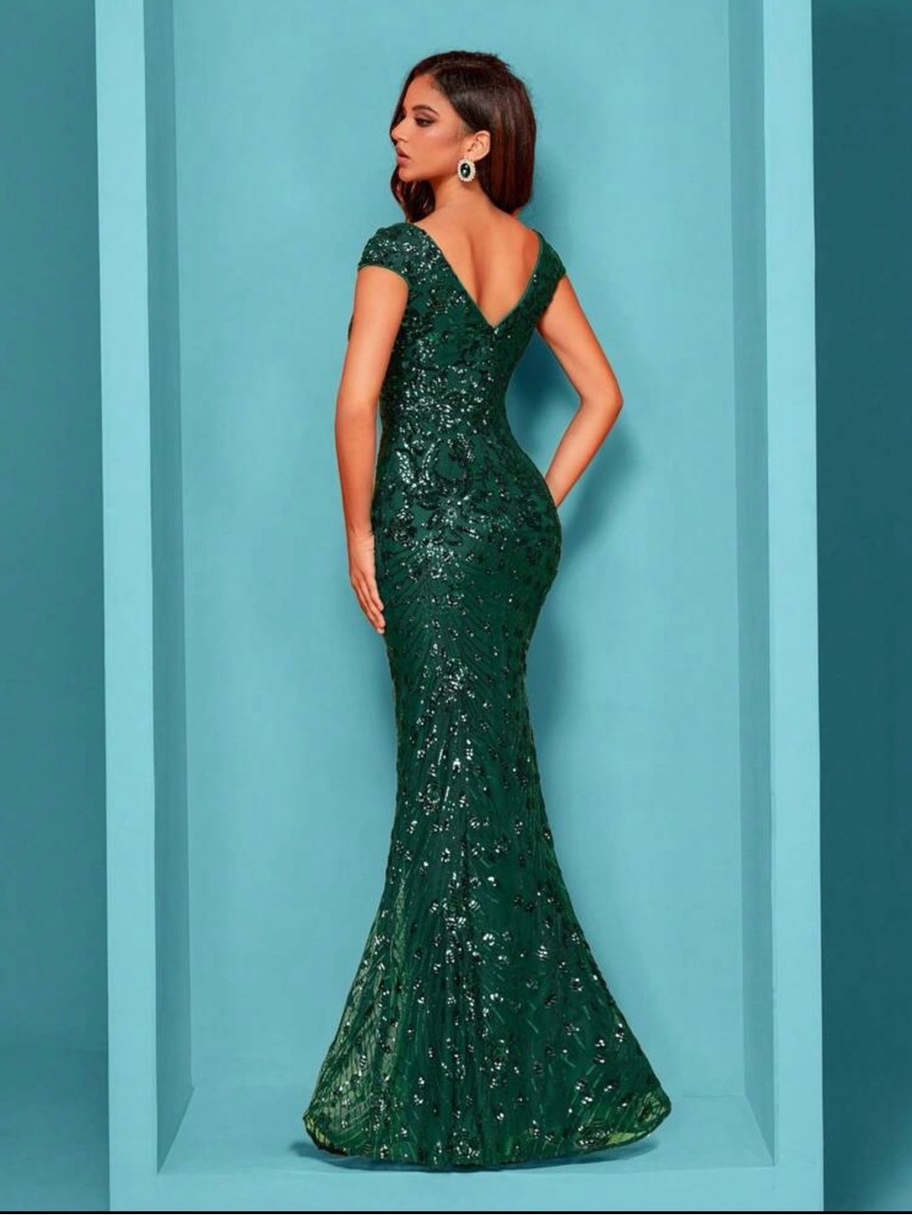 Elegant Emerald Sequin V-Back Evening Gown